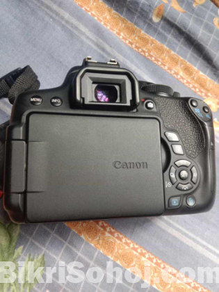 Canon EOS 750D